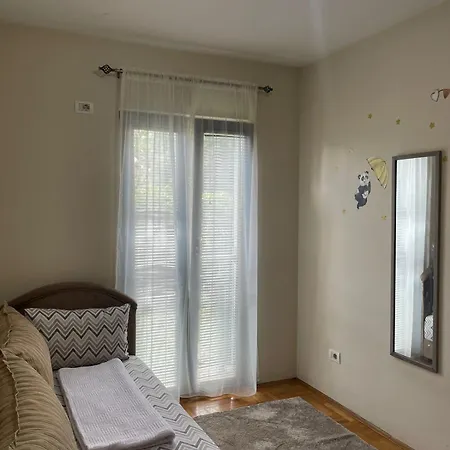 Luka Apartment *